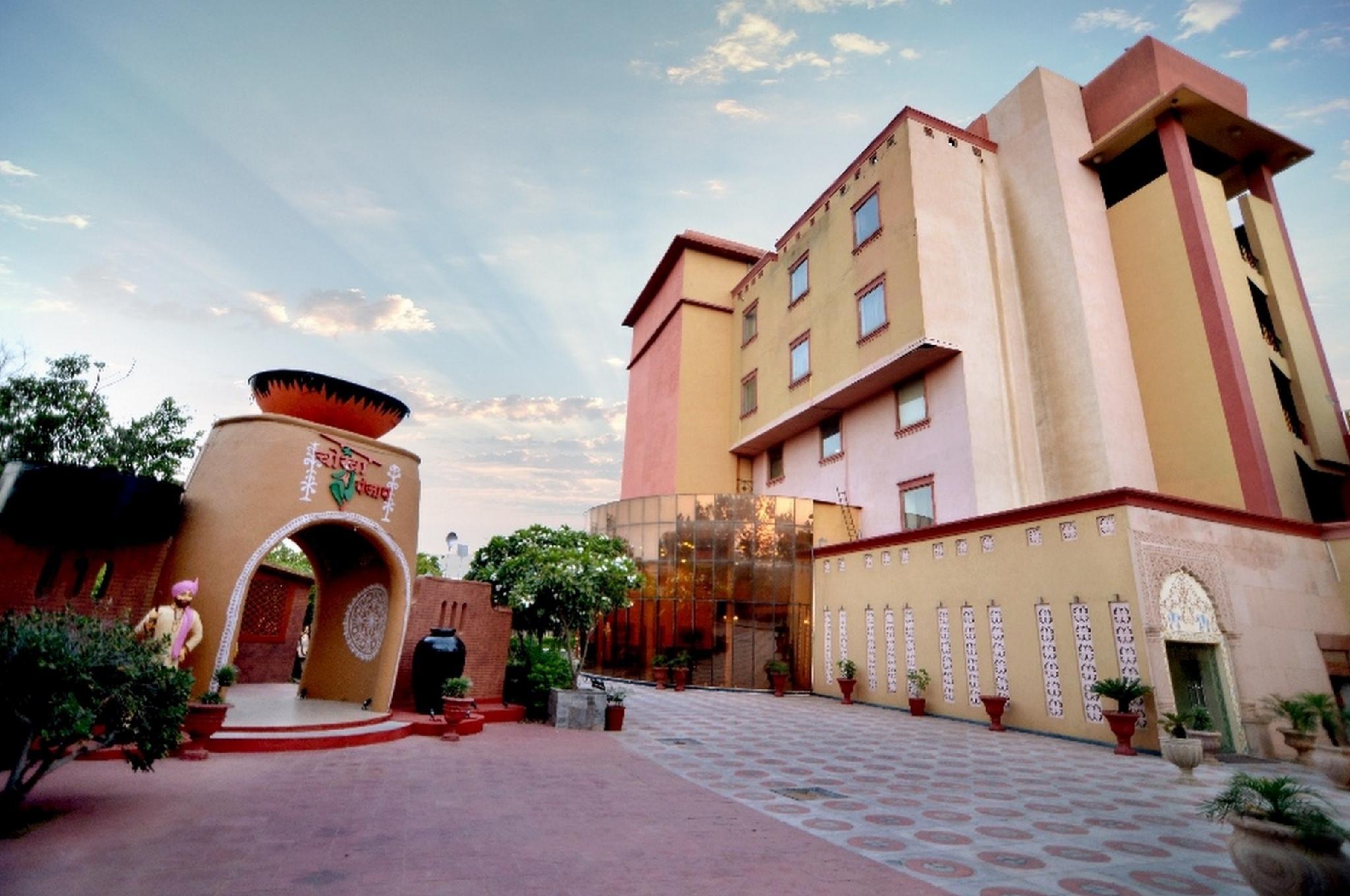 Hotels and Home stays near University of Rajasthan, Jaipur. Book your Stay now