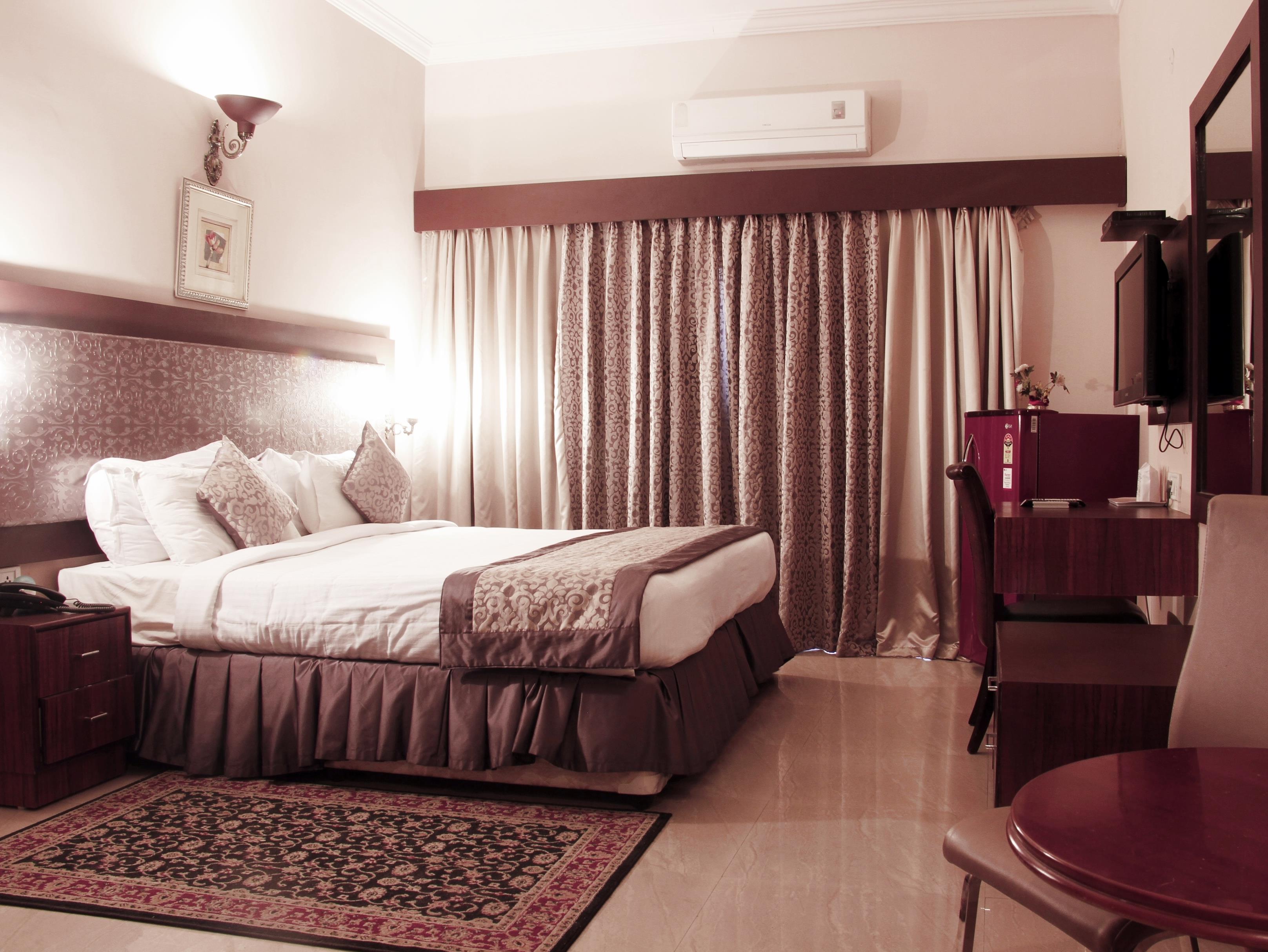 Hotels and Home stays near CRIDA, Hyderabad. Book your Stay now