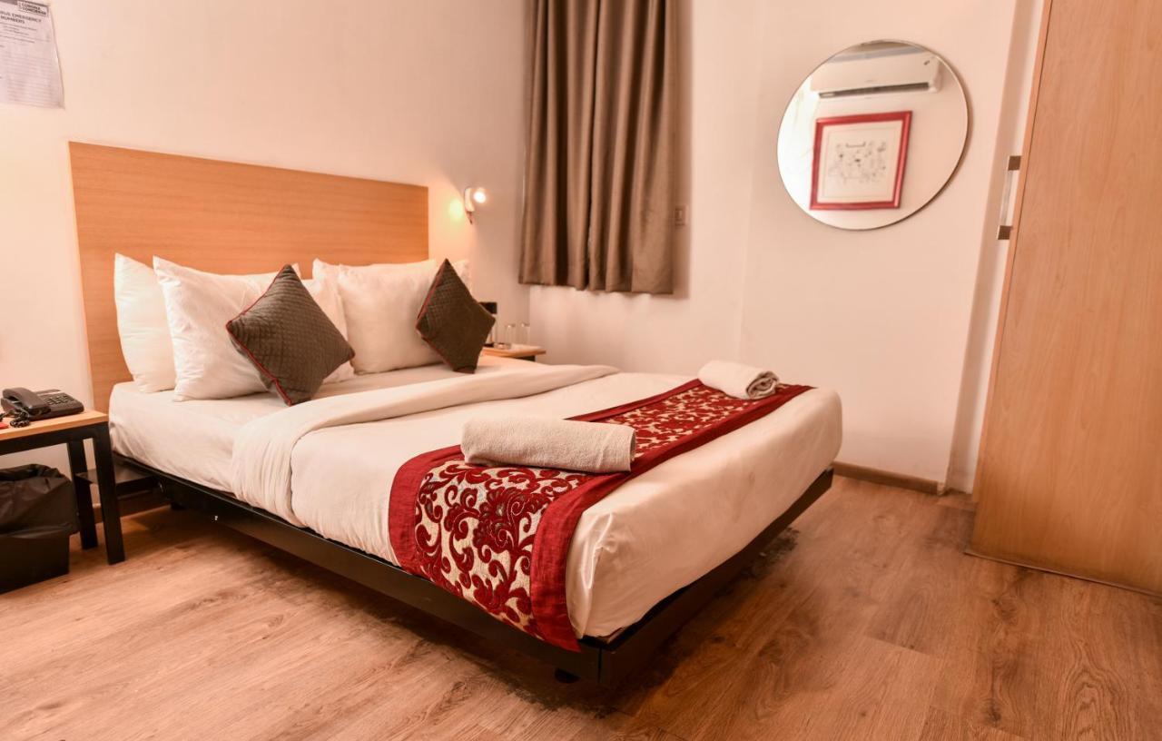 Hotels and Home stays near Bulgarian Embassy, New Delhi. Book your Stay now