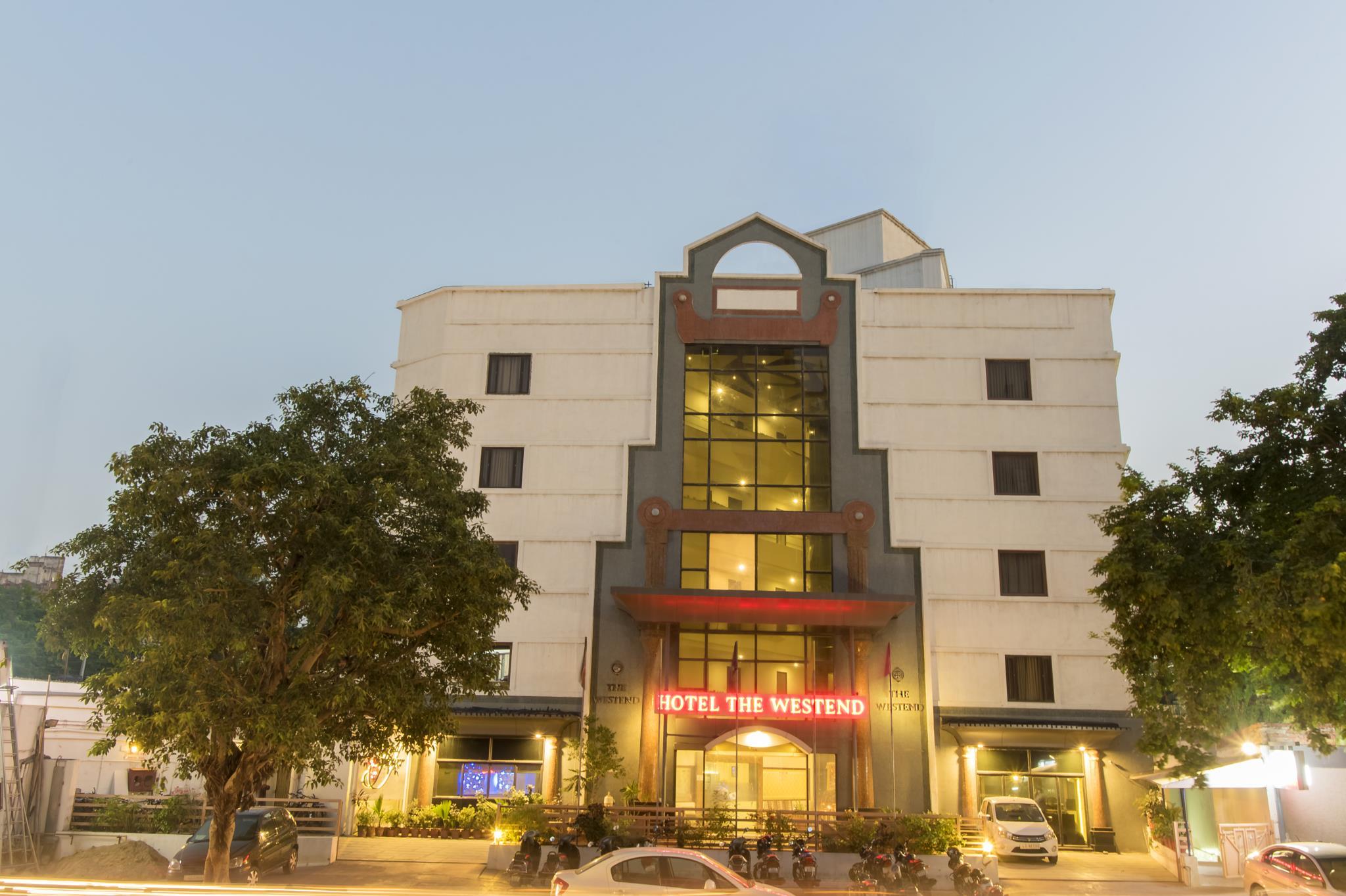 Hotels and Home stays near Nirma University, Ahmedabad. Book your Stay now