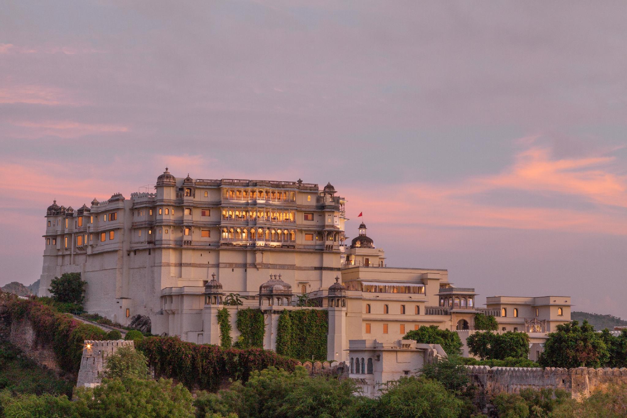 Hotels and Home stays near Gulab Bagh and Zoo, Udaipur. Book your Stay now