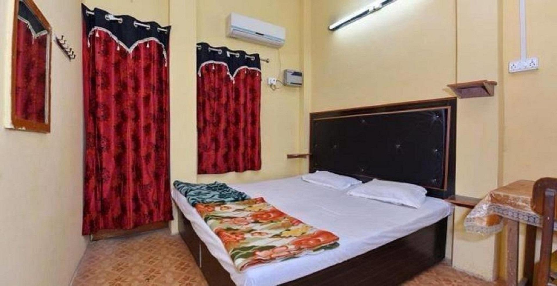 Hotels and Home stays near Varanasi Junction Railway Station, Varanasi. Book your Stay now