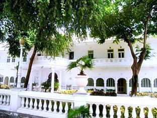 Hotels and Home stays near Udaipur Railway Station, Udaipur. Book your Stay now