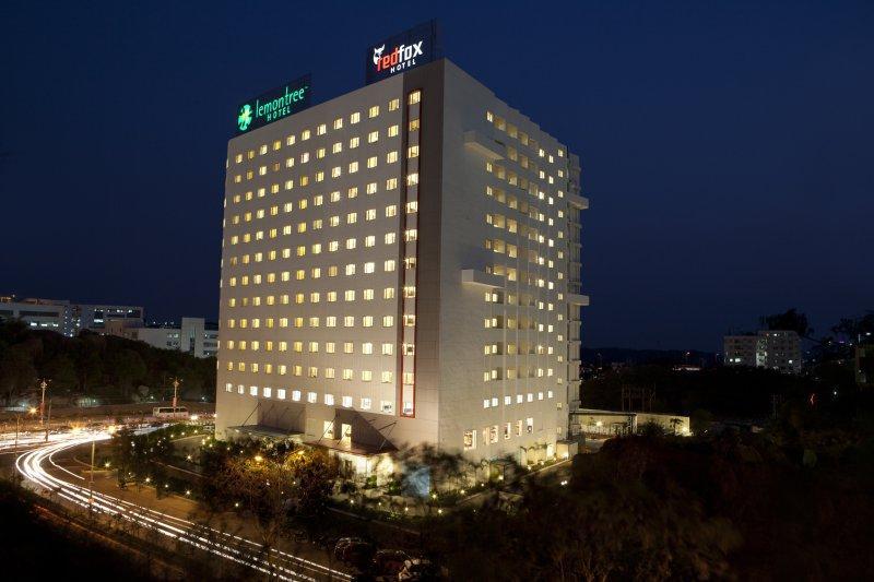 Hotels and Home stays near Hyderabad High Court, Hyderabad. Book your Stay now