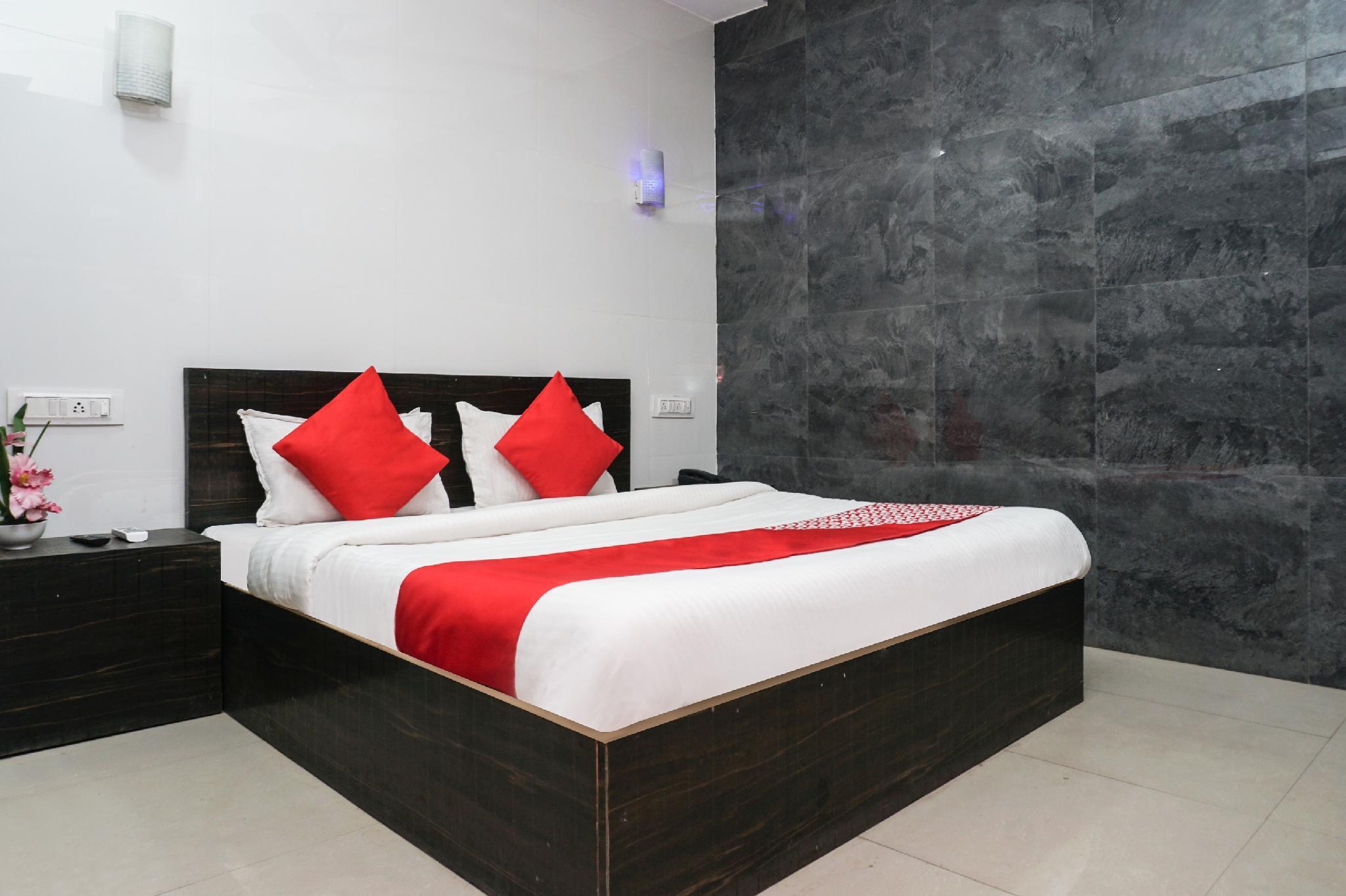 Hotels and Home stays near Akola Junction, Akola. Book your Stay now