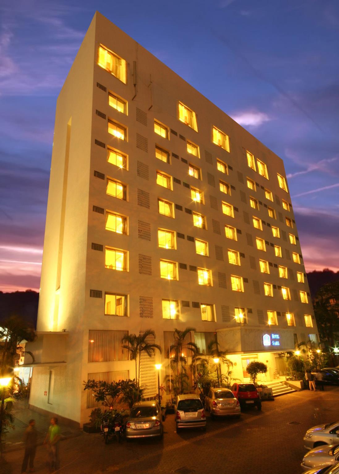 Hotels and Home stays near Bank of India, Mumbai. Book your Stay now