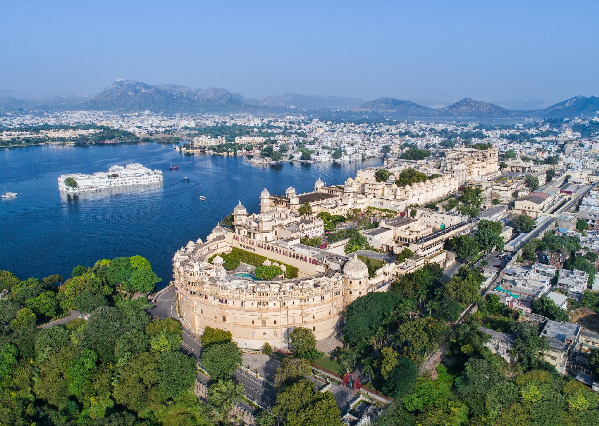 Hotels and Home stays near Bagore ki Haveli, Udaipur. Book your Stay now