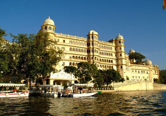 Hotels and Home stays near Forum Celebration Mall, Udaipur. Book your Stay now