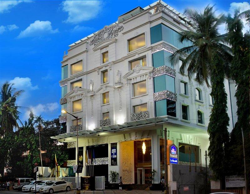 Hotels and Home stays near Ulsoor Lake, Bangalore. Book your Stay now