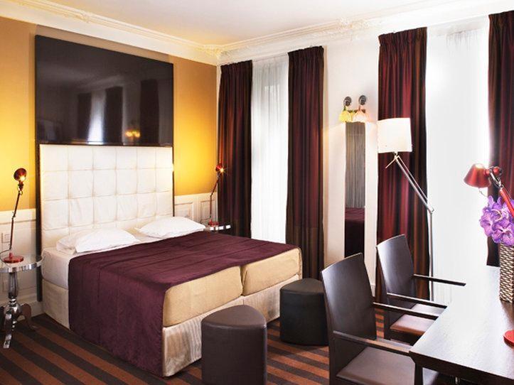 Hotels and Home stays near Nation Metro Station, Paris. Book your Stay now