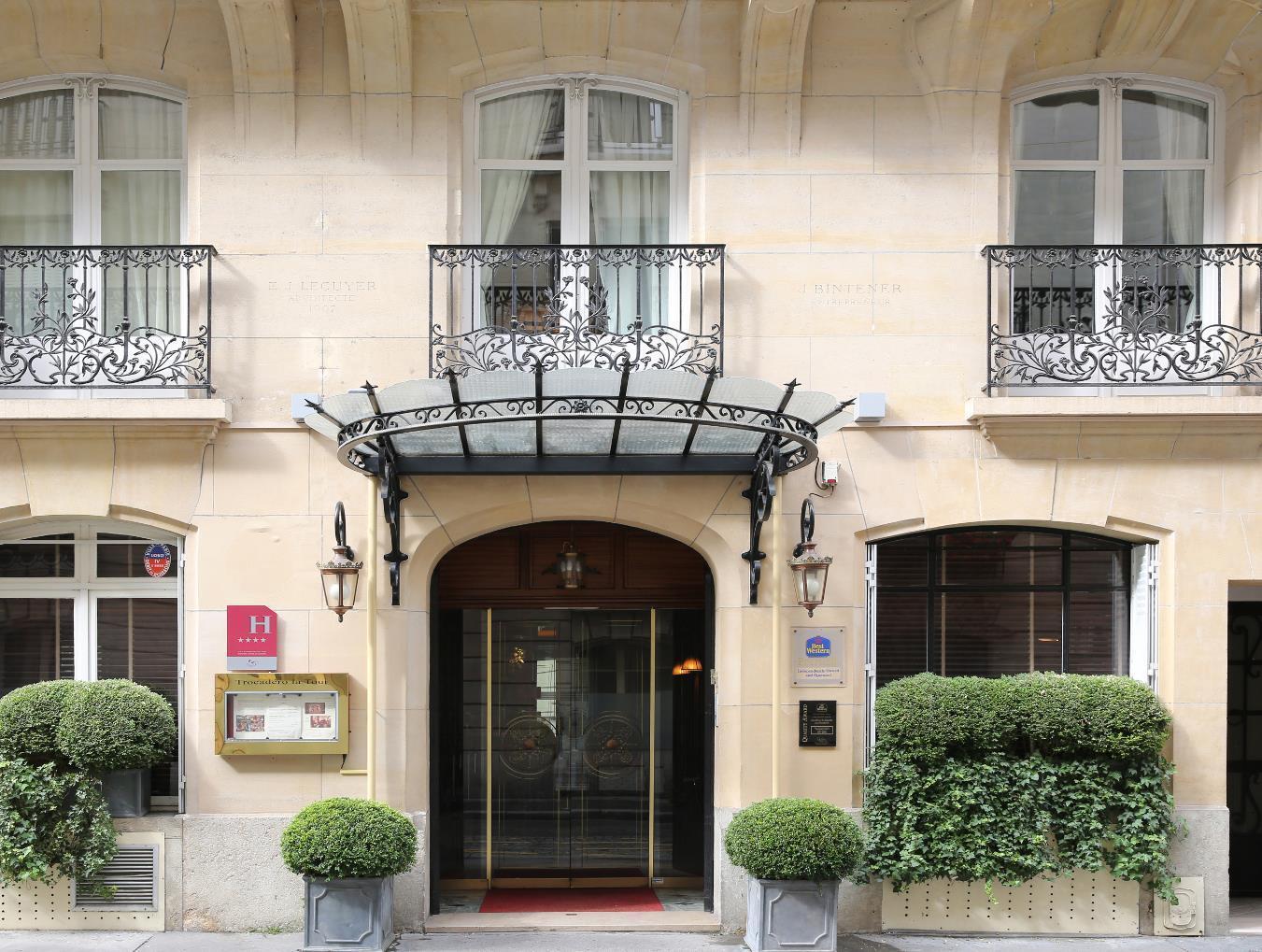 Hotels and Home stays near Simplon Metro Station, Paris. Book your Stay now