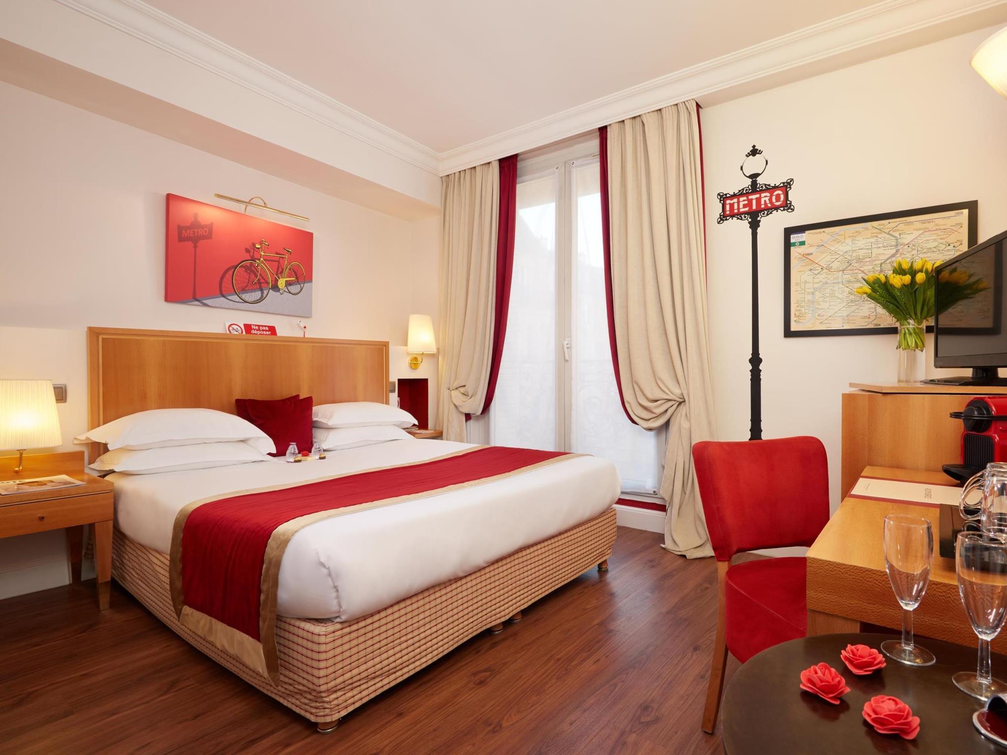 Hotels and Home stays near Saint-Sulpice Metro Station, Paris. Book your Stay now