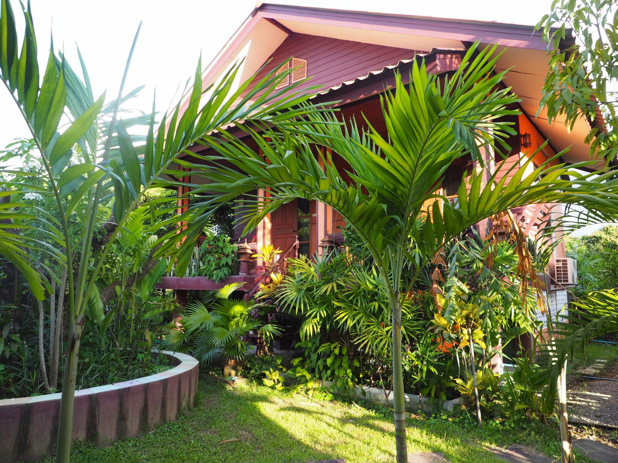 Hotels and Home stays near Saladan School, Ko Lanta. Book your Stay now