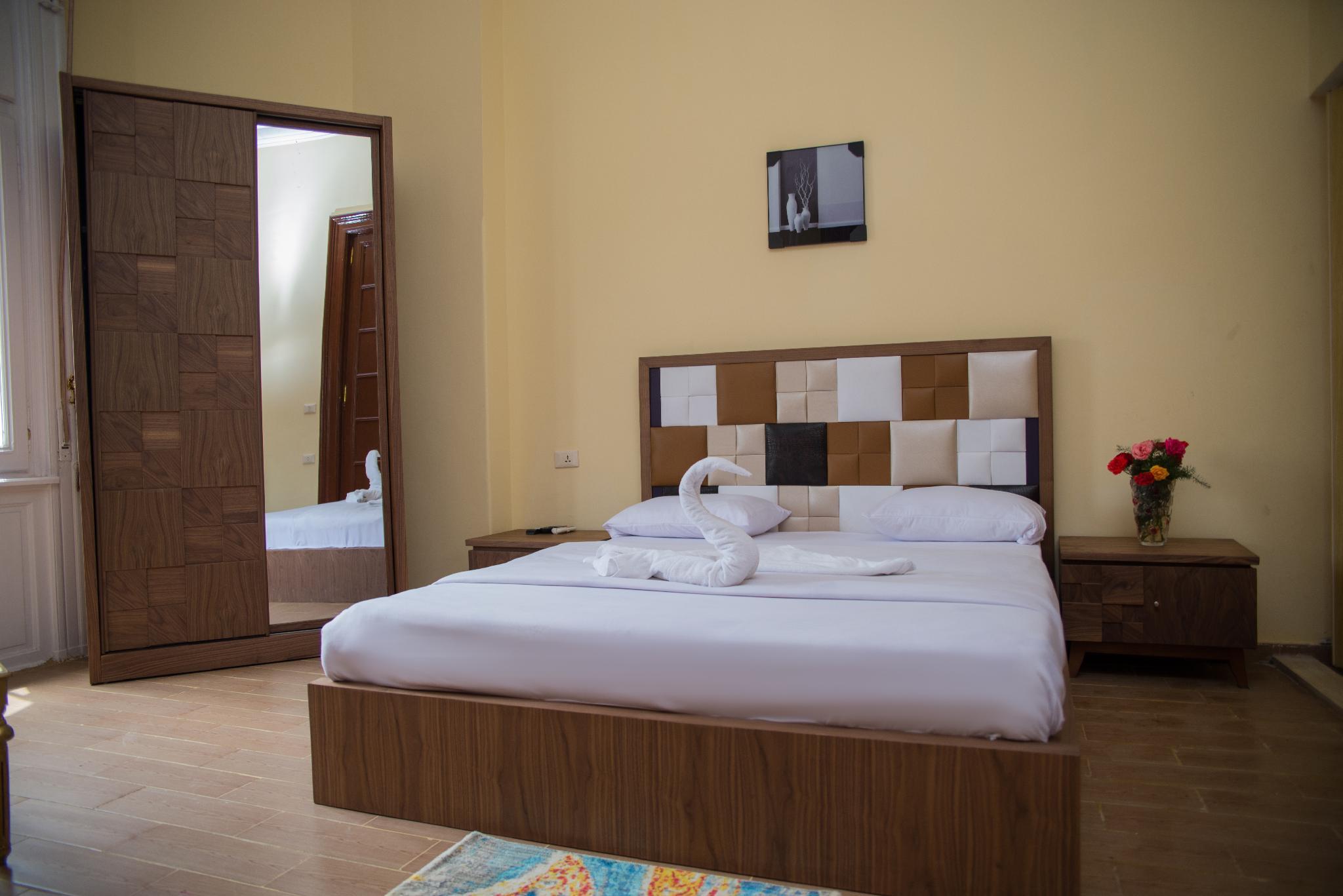 Hotels and Home stays near Pomodoro Restaurant Downtown, Cairo. Book your Stay now