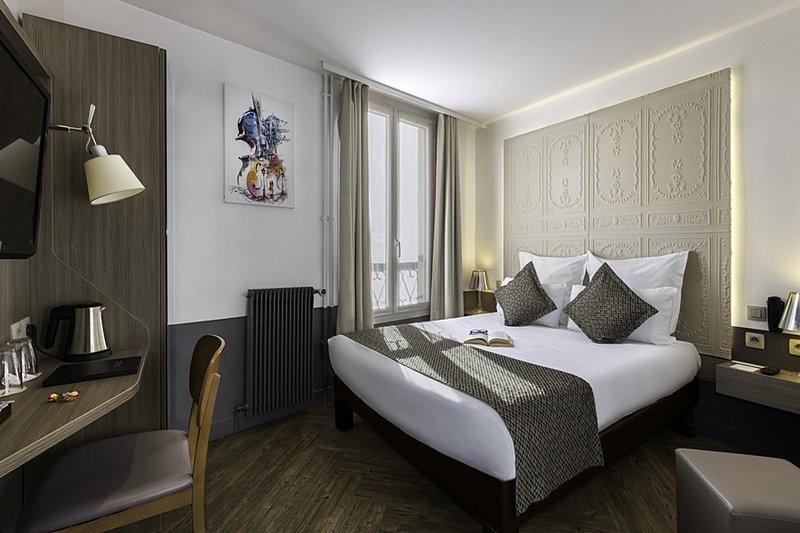 Hotels and Home stays near Montparnasse Bienvenüe Metro Station, Paris. Book your Stay now