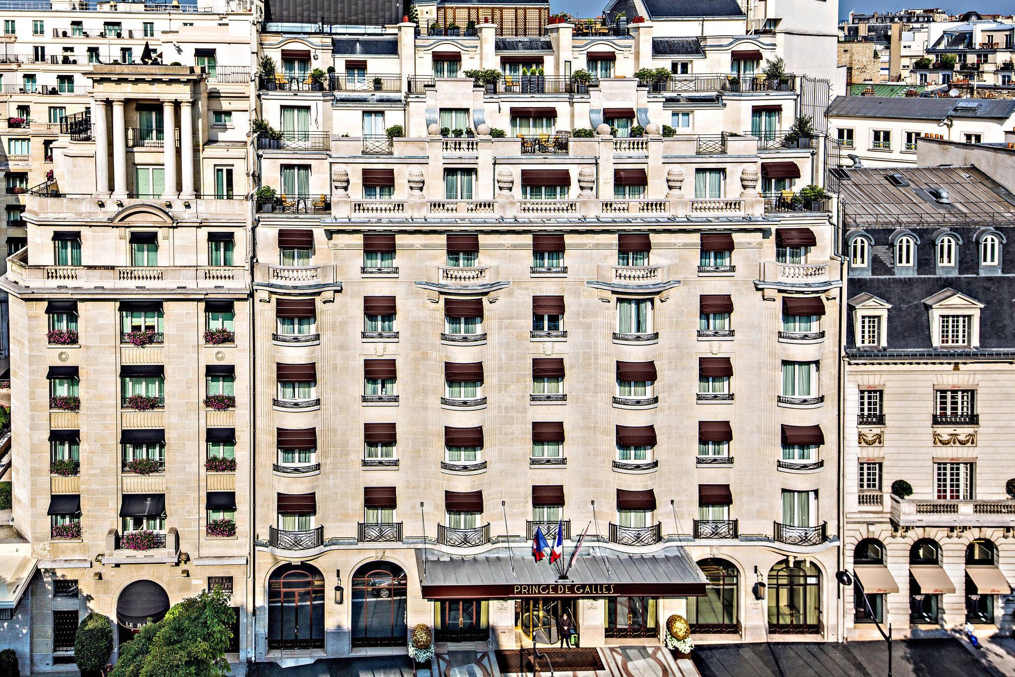 Hotels and Home stays near Porte de la Chapelle Metro Station, Paris. Book your Stay now