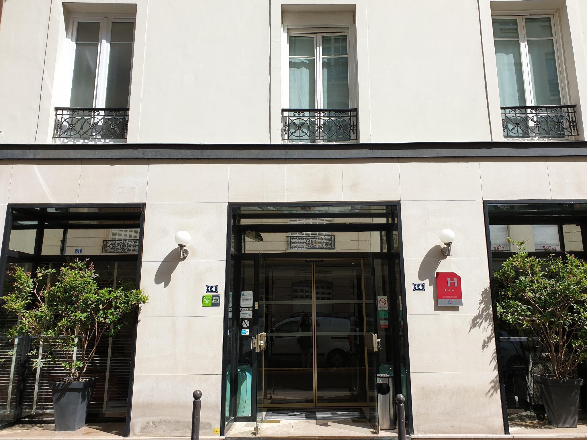 Hotels and Home stays near Michel Bizot Metro Station, Paris. Book your Stay now